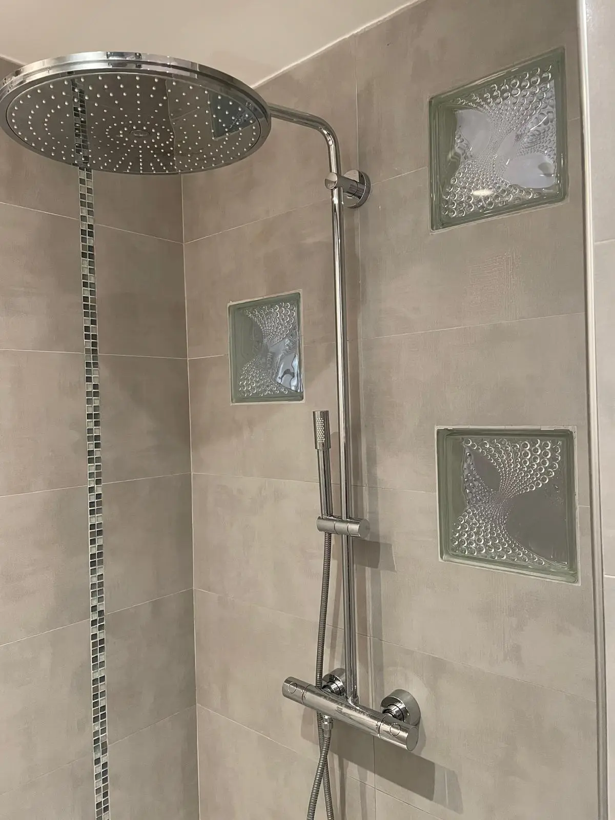 Salle de bain réalisée par Art & Cuisine