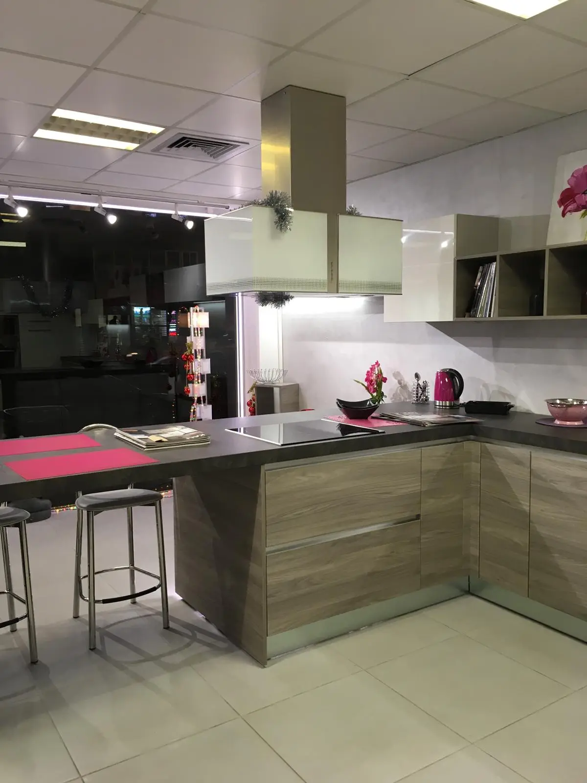 Cuisine exposée au showroom Art & Cuisine, Pavillons-sous-Bois