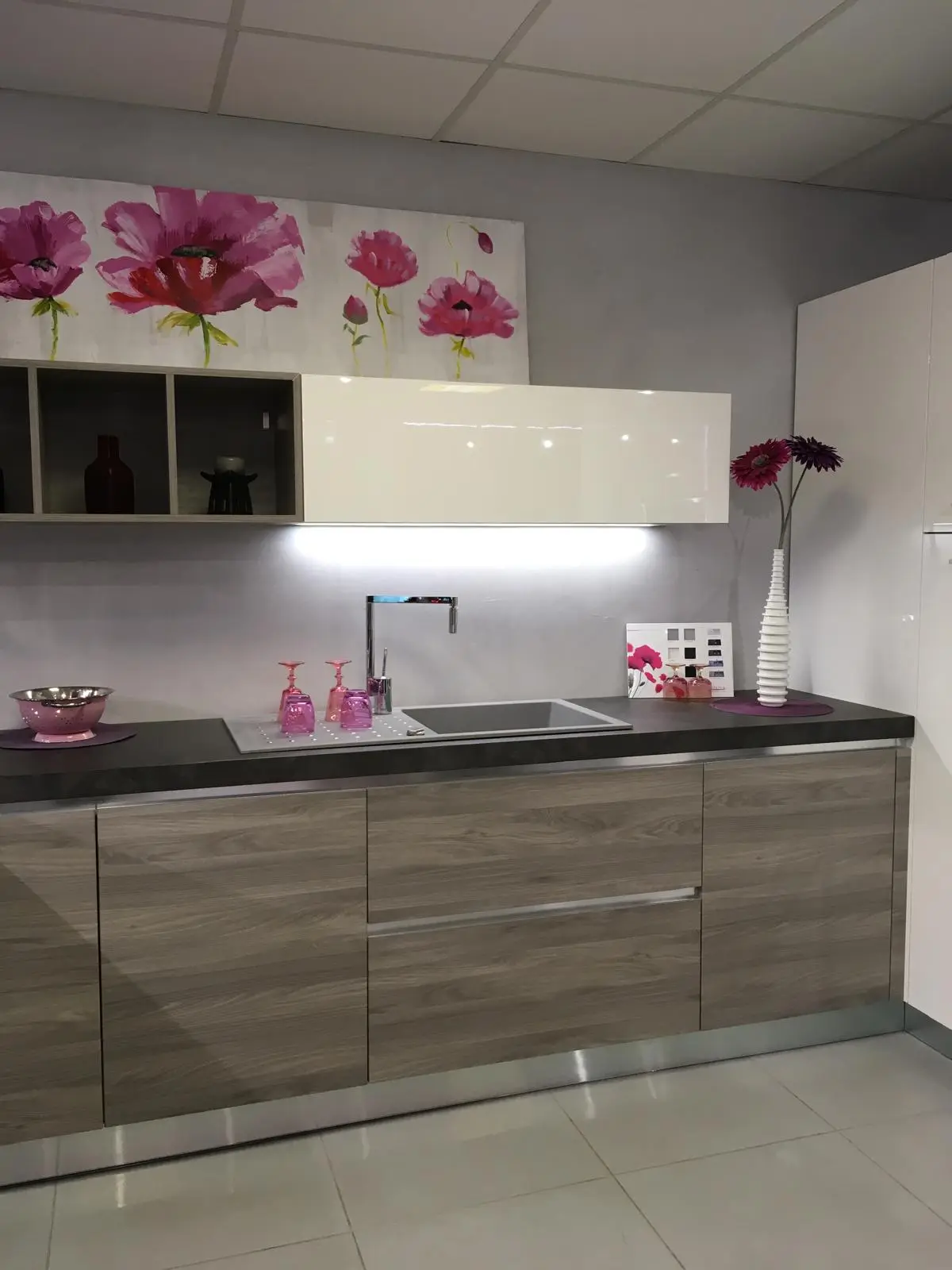 Cuisine exposée au showroom Art & Cuisine, Pavillons-sous-Bois